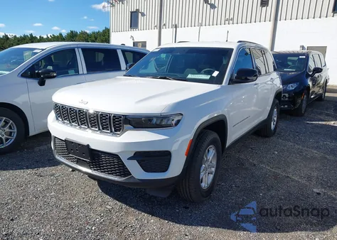 2025 Jeep Grand Cherokee Laredo 4X4 z USA, uszkodzony, nr VIN 1C4RJHAG6SC326112
